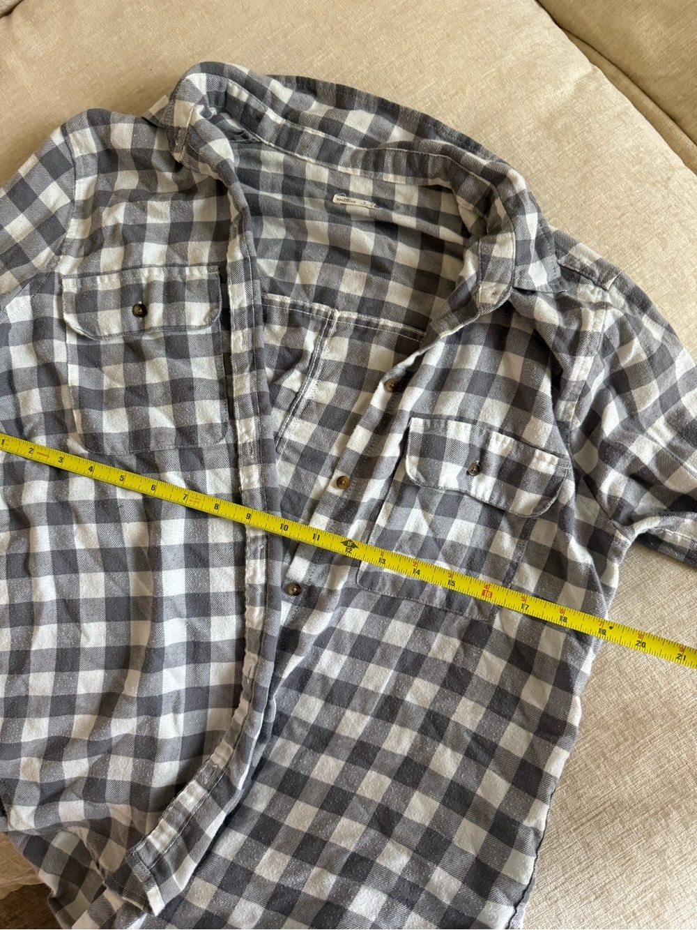 Hollister Women’s Grey and White Plaid Flannel - Picture 6 of 6